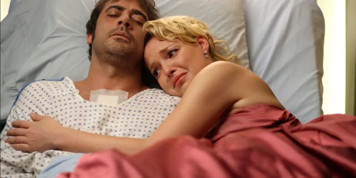 Izzie Stevens is crying over a deceased Denny Duquette on Grey's Anatomy