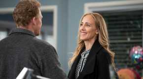 Kevin McKidd as Owen Hunt talks to Kim Raver as Teddy Altman on Grey's Anatomy