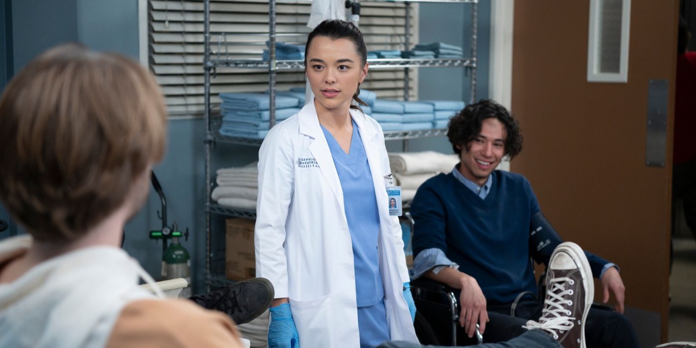 Midori Francis as Mika Yasuda deals with two drunk patients on Grey's Anatomy