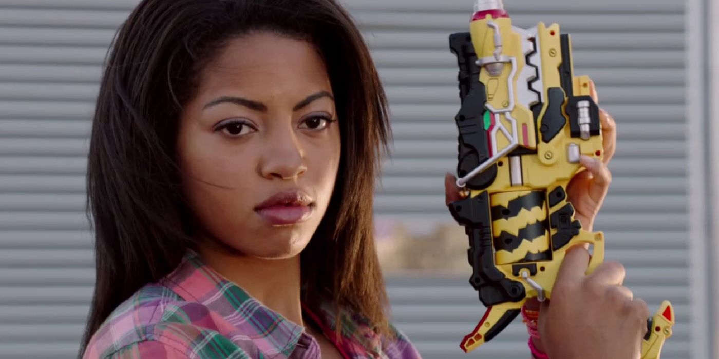 Shelby Watkins with her blaster - Power Rangers Dino Charge