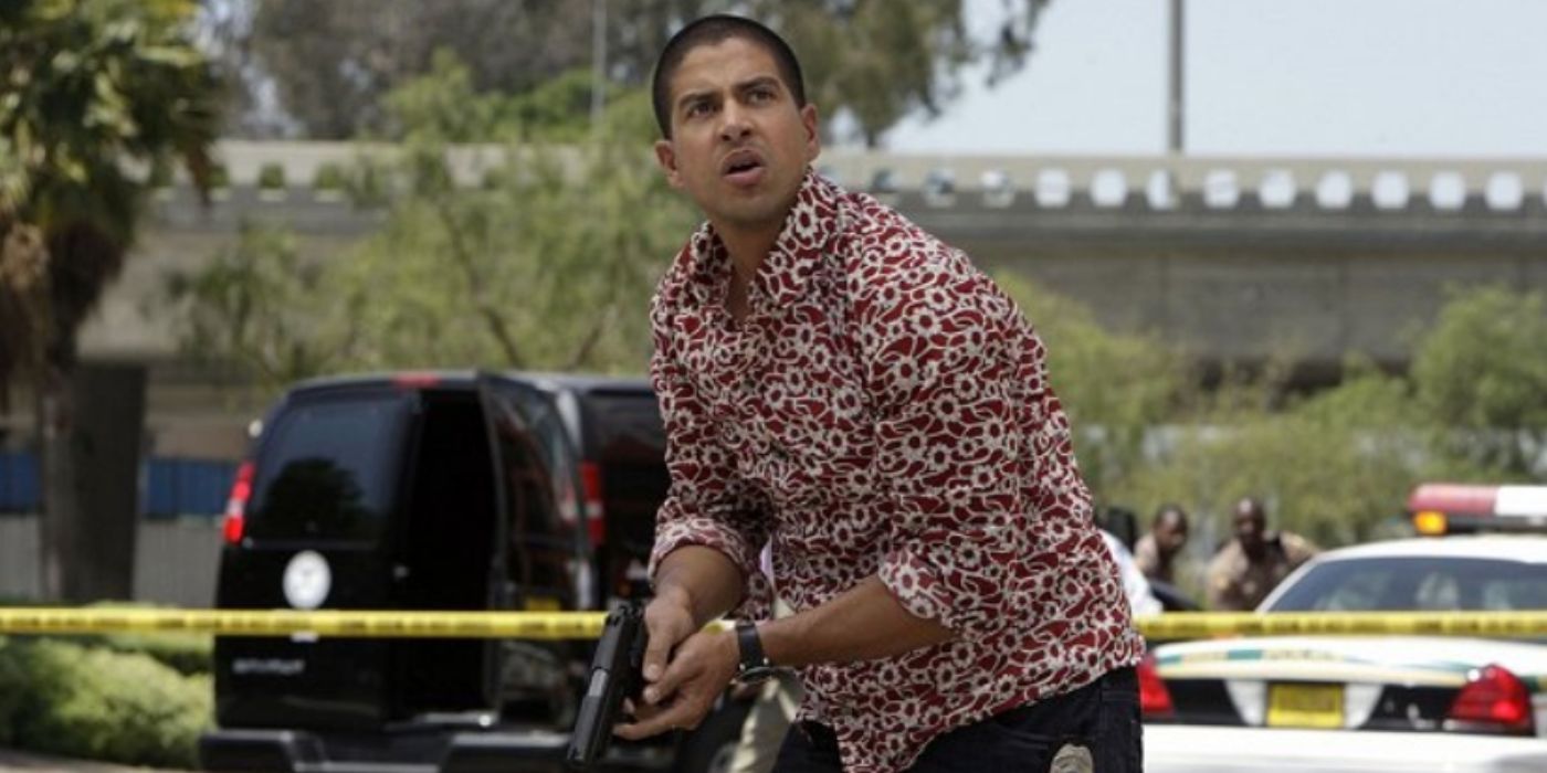 Eric Delko (Adam Rodriguez) holding a firearm in CSI Miami episode "Going Ballistic"