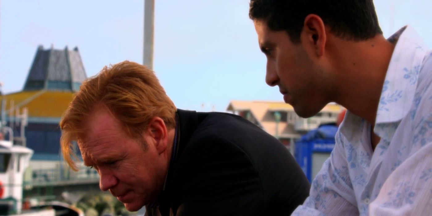  Horatio Caine (David Caruso) and Eric Delko (Adam Rodriguez) at a crime scene in CSI Miami episode "Time Bomb"