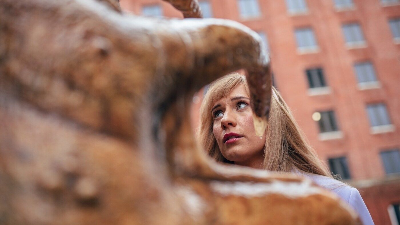 Lindy (actor Callie Cooke) stares at a bug monster in Doctor Who Series 14, Episode 6
