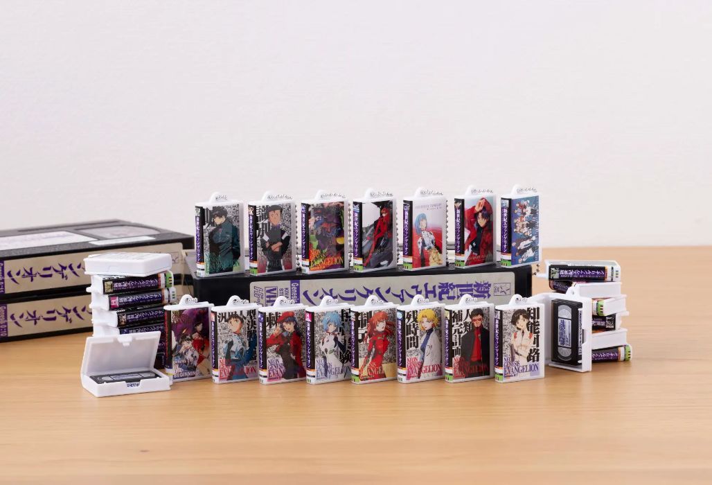 Evangelion возвращается к своим оригинальным корням аниме 90-х с коллекционными игрушками VHS