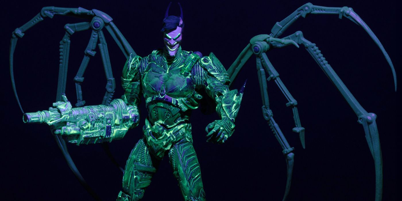 Batman: Futures End Glow in the Dark Edition Gold Label 7'' scale figure