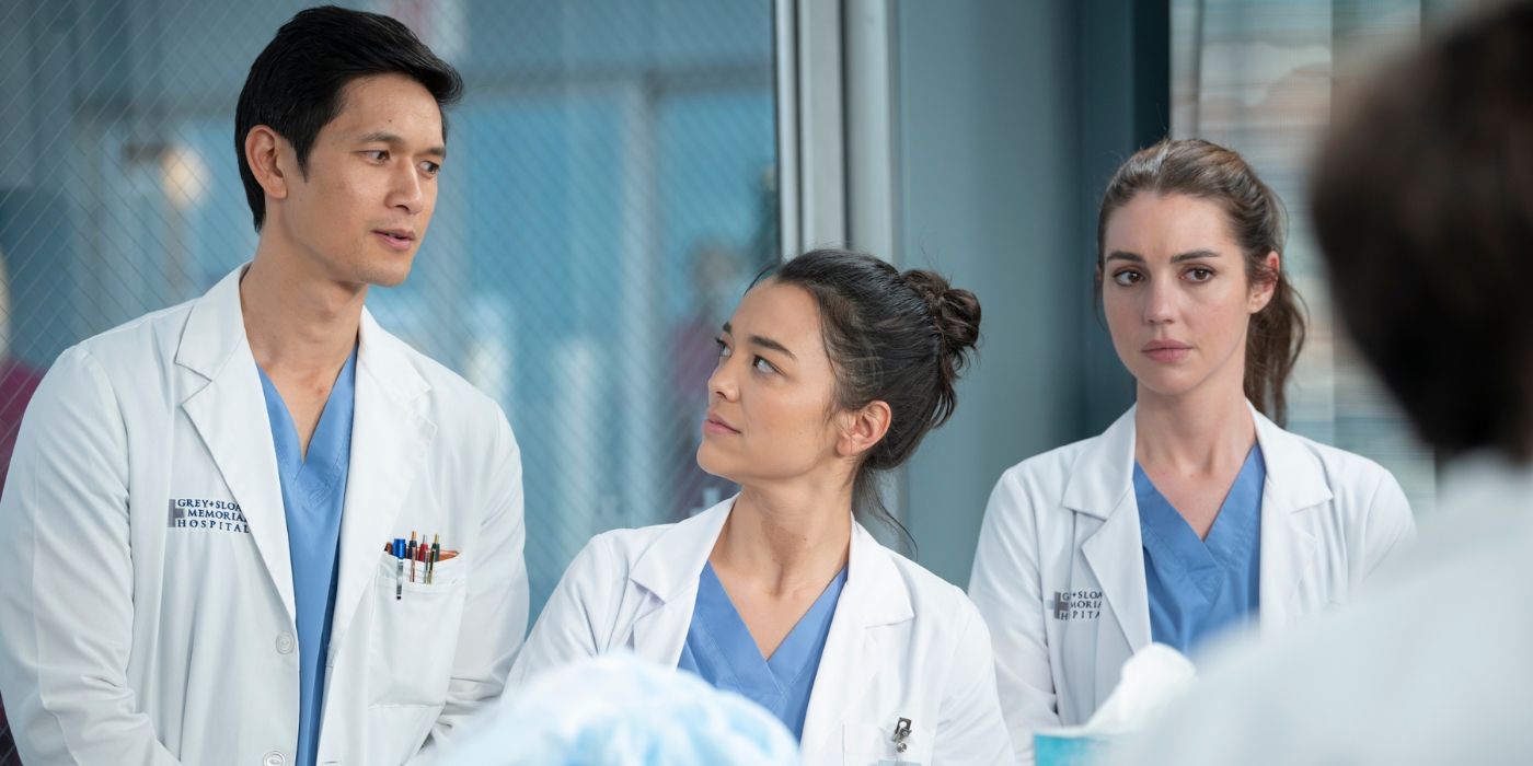 Harry Shum Jr. as Benson Kwan, Midori Francis as Mika Yasuda, and Adelaide Kane as Jules Millin talk with a patient on Grey's Anatomy
