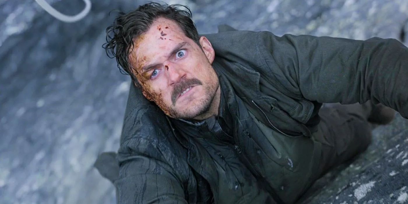 Henry Cavill has a half-burned face by acid and a maniac look in Mission: Impossible - Fallout