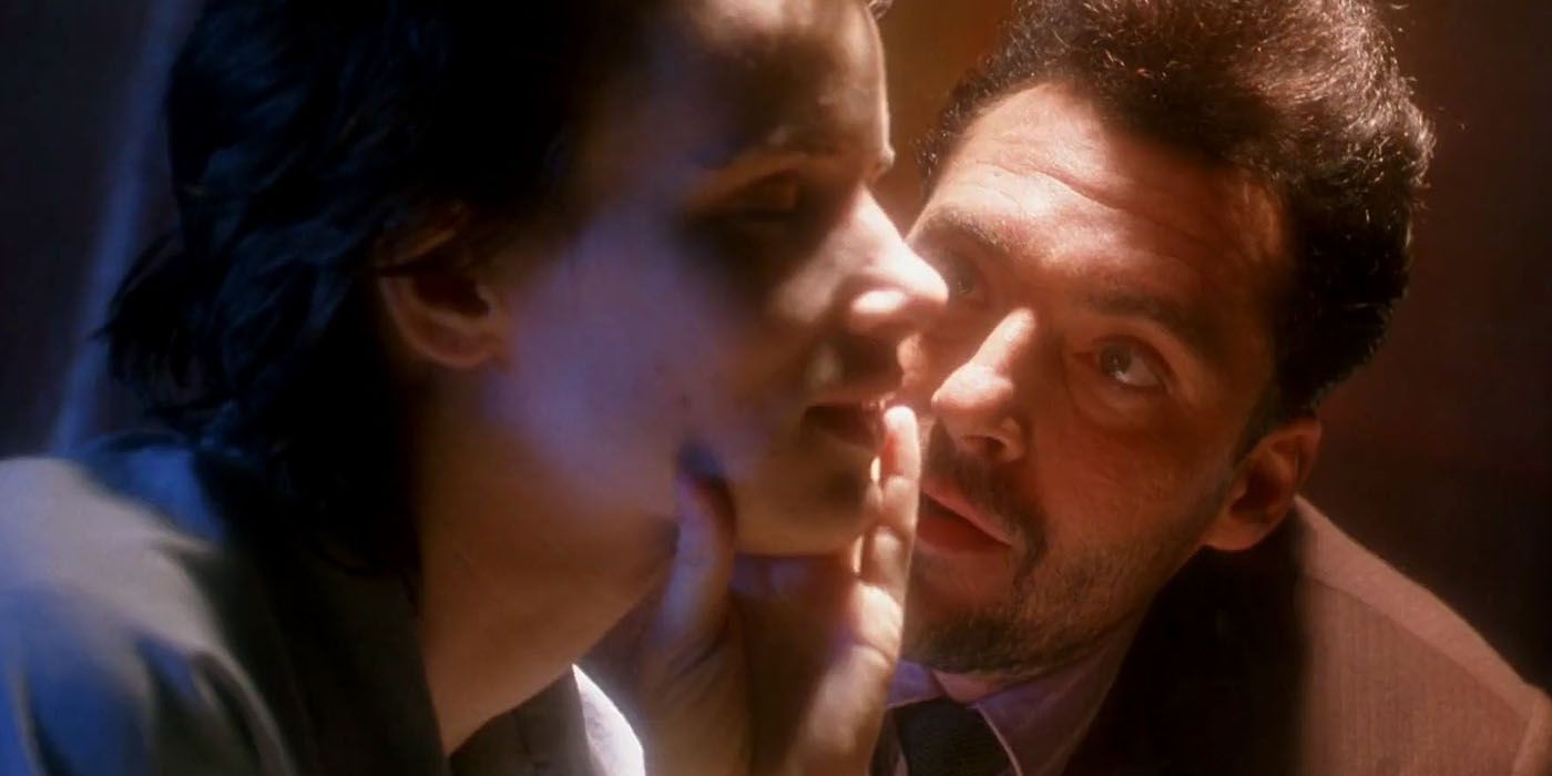 Tom Sizemore as Jack Scagnetti interrogating a suspect in Natural Born Killers