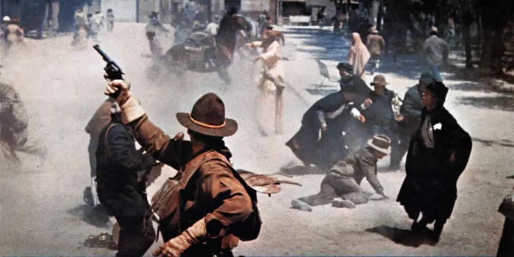 Opening shootout in The Wild Bunch (1)