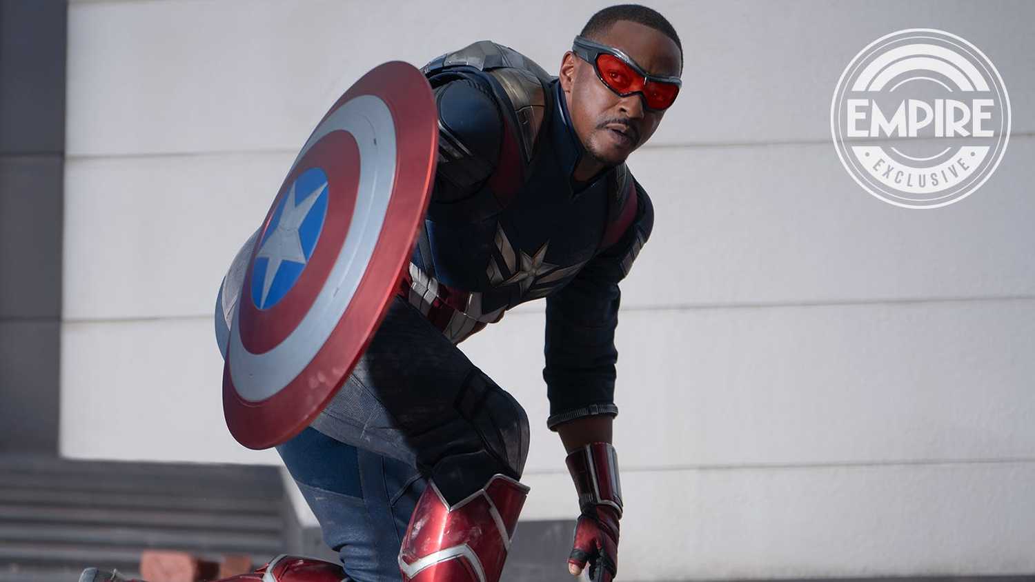 sam-wilson-captain-america-s-new-costume