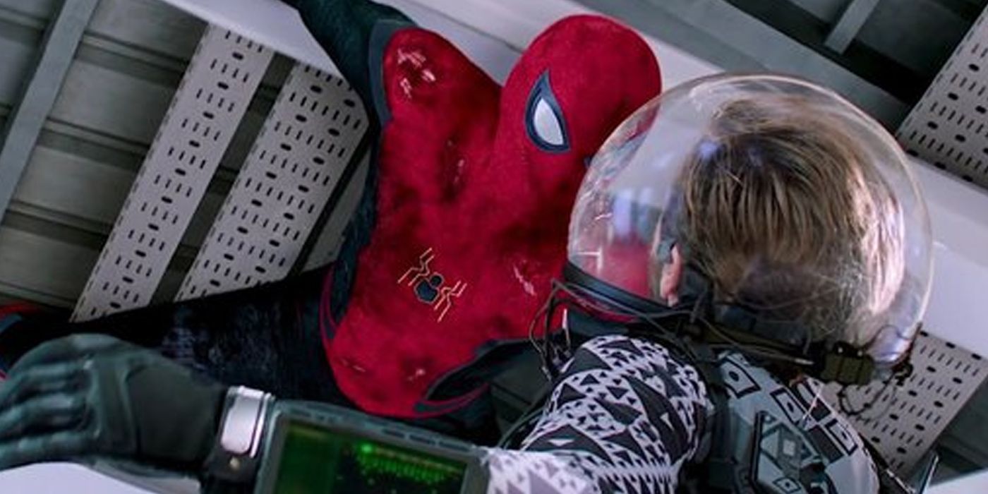 «Человек-паук: Вдали от дома» видит, как Том Холланд проявляет себя в роли паутины MCU