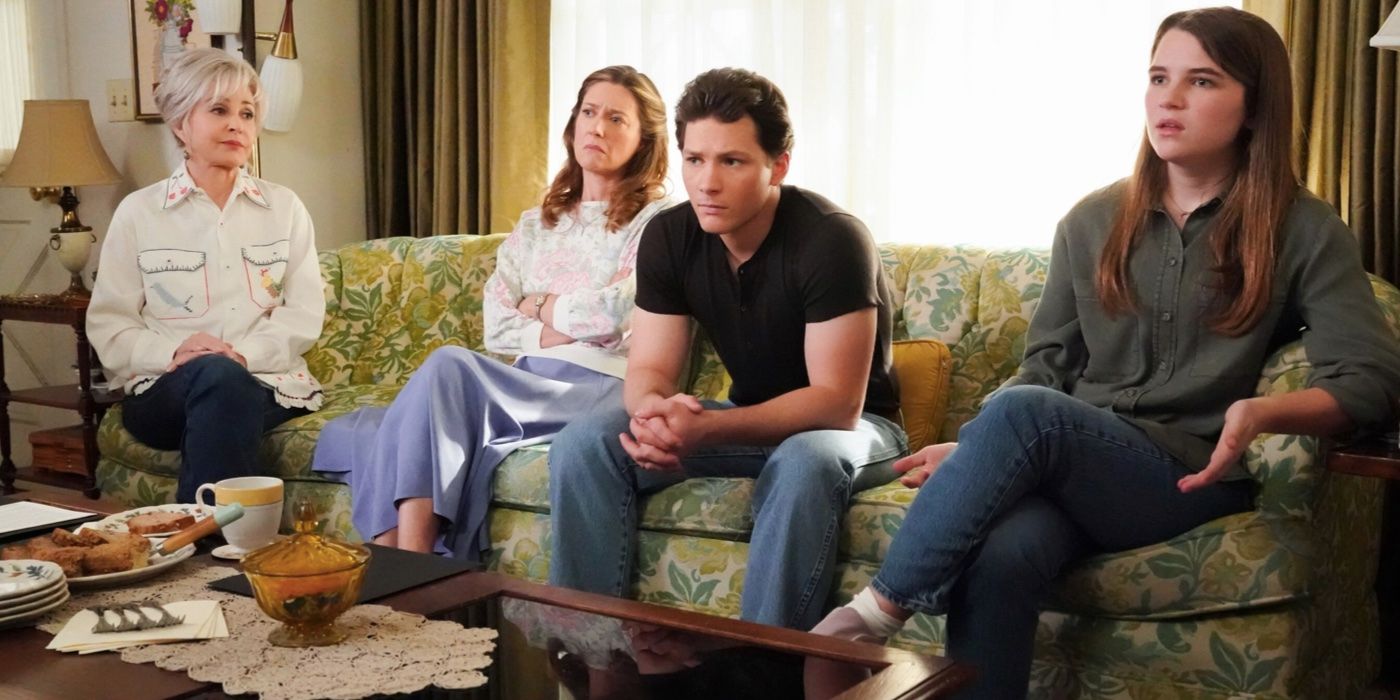 Connie Tucker, Mary, Georgie and Missy sit together in the guest room in Young Sheldon