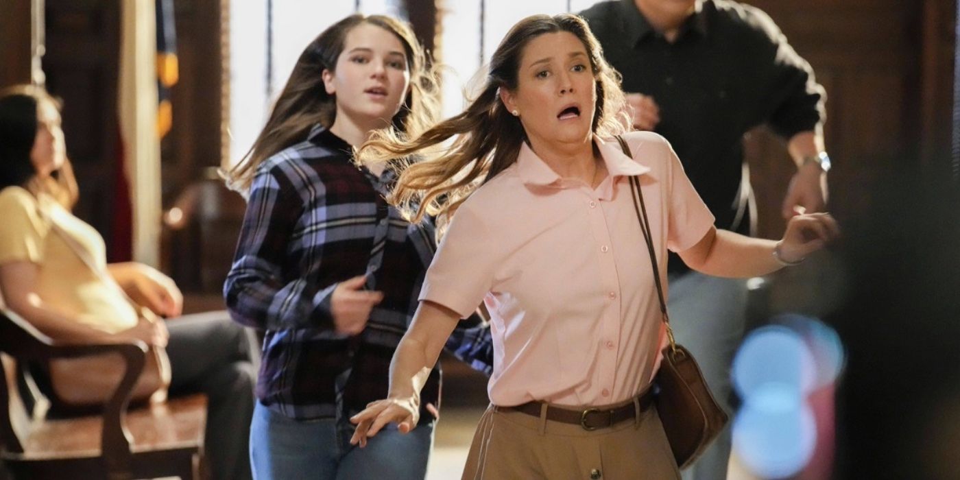 Missy and Mary Cooper running in the courthouse on Young Sheldon