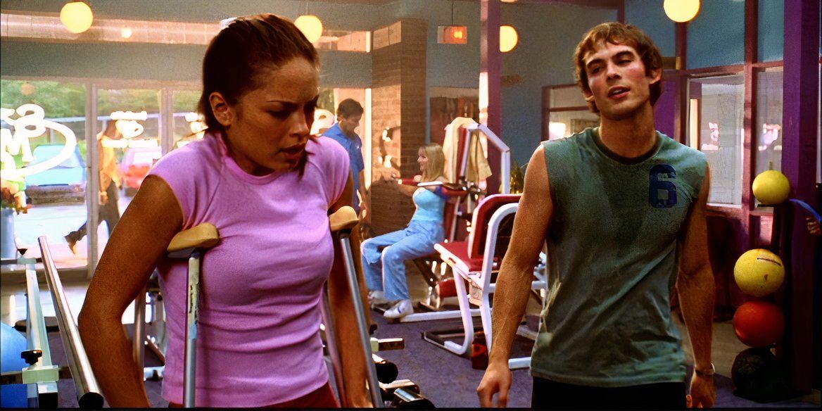 Adam Knight e Lana Lang se conhecem durante fisioterapia em Smallville.