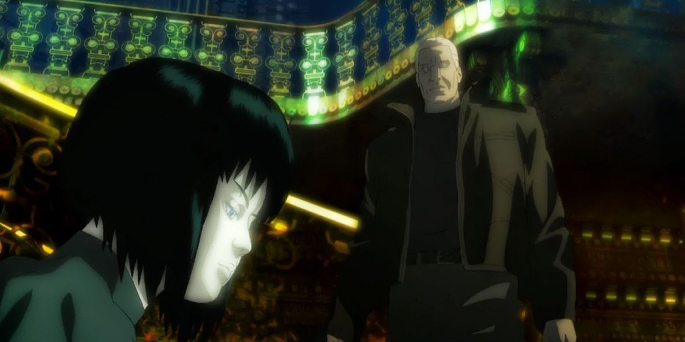 Ghost in the Shell 2 - Inocência - Batou investiga a mansão.