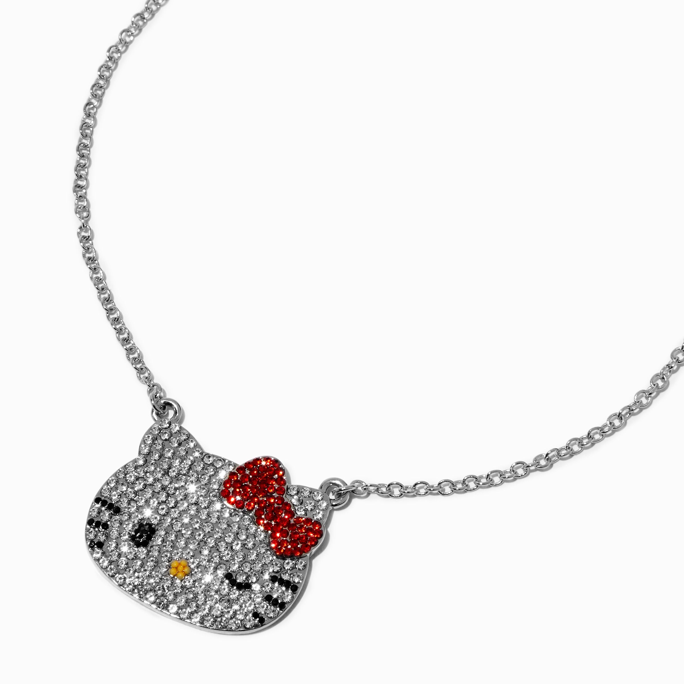 Hello Kitty от Sanrio получает эксклюзивный выпуск одежды и аксессуаров Claire's