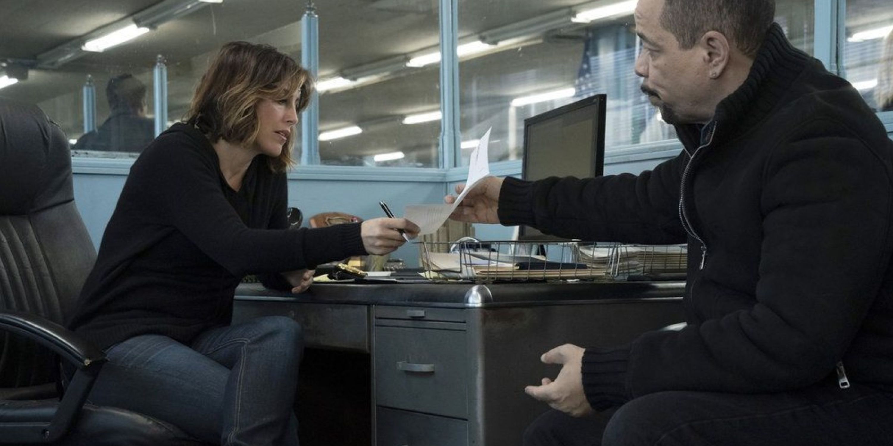 Phoebe (Jennifer Esposito) and Tutuola (Ice T) working together in the SVU episode Brothel