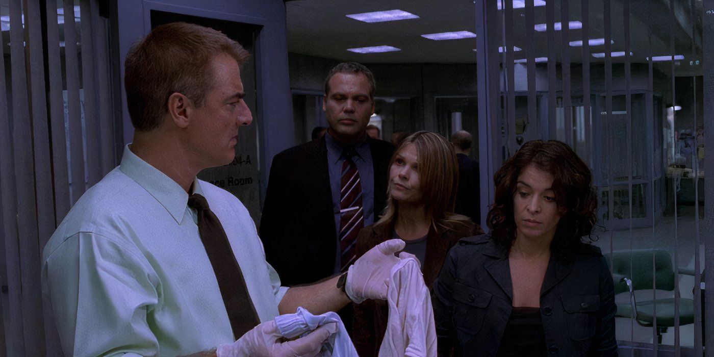 Detective Logan (Chris Noth) and Detective Barek (Annabella Sciora) reviewing evidence with Detective Goren (Vincent D'Onofrio) and Detective Eames (Kathryn Erbe) in Law and Order: Criminal Intent episode " In The Wee Small Hours Part 1"