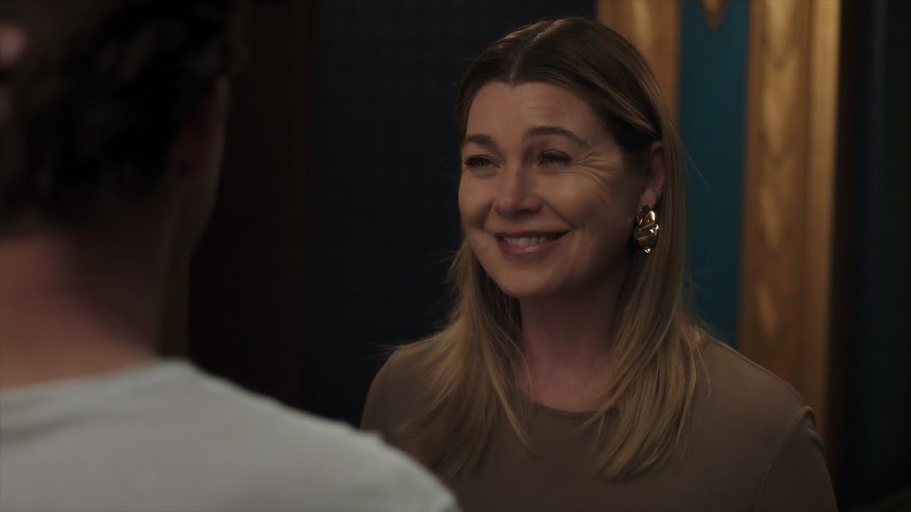 Meredith smiling on Grey's Anatomy