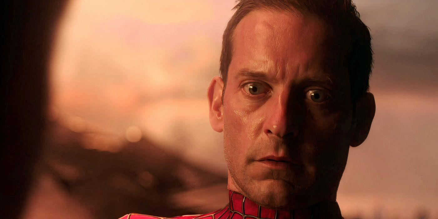 Peter (Tobey Maguire) recoils after being stabbed