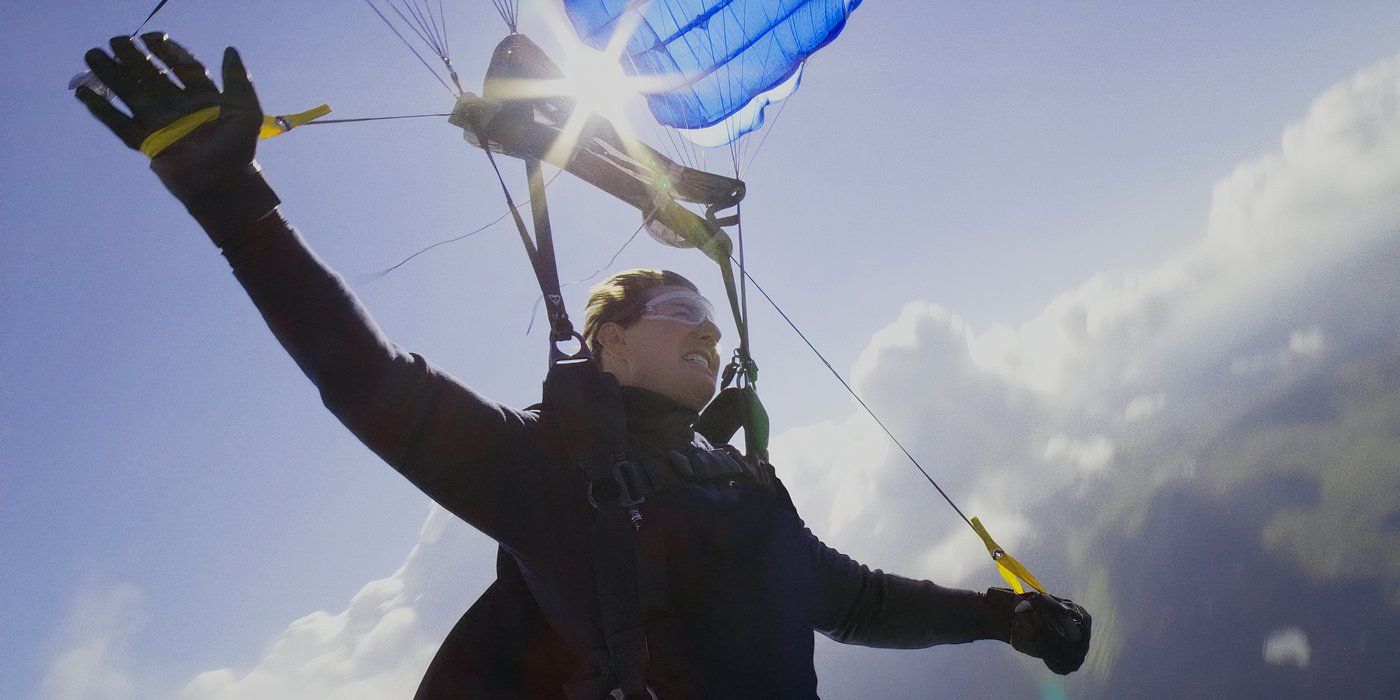 Tom Cruise goes speedflying