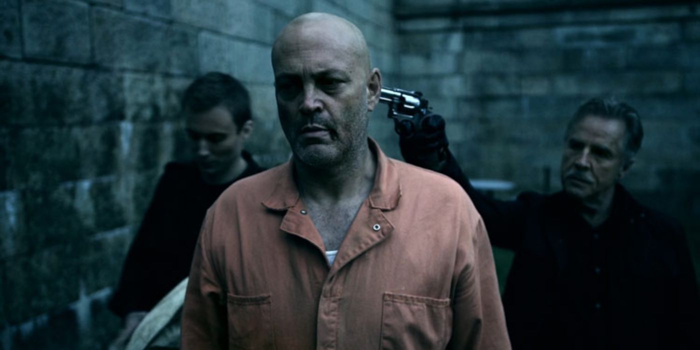 Vince Vaughn tem uma arma apontada para sua cabeça em Brawl in Cell Block 99