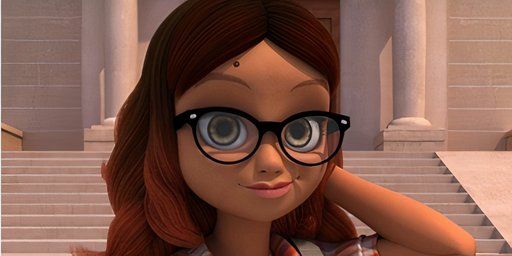 Alya Césaire está com a mão atrás da cabeça enquanto sorri em Miraculous Ladybug.