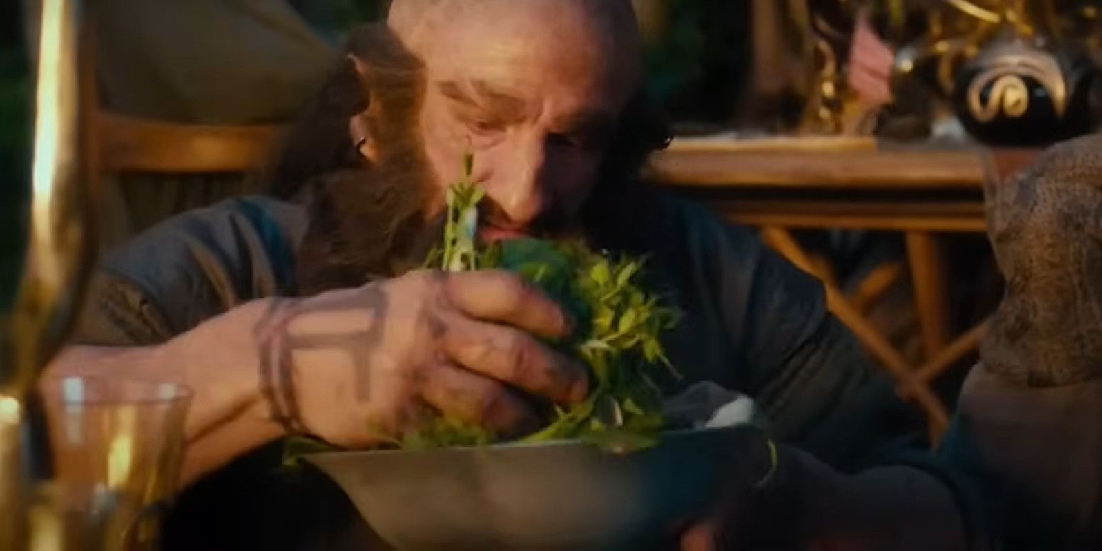 Dwalin holding salad in The Hobbit: An Unexpected Journey