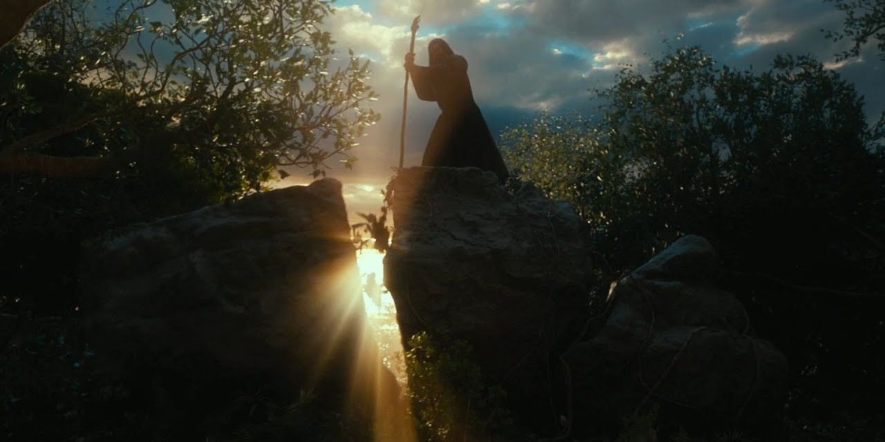 Gandalf cracking a boulder to petrify the trolls in The Hobbit: An Unexpected Journey