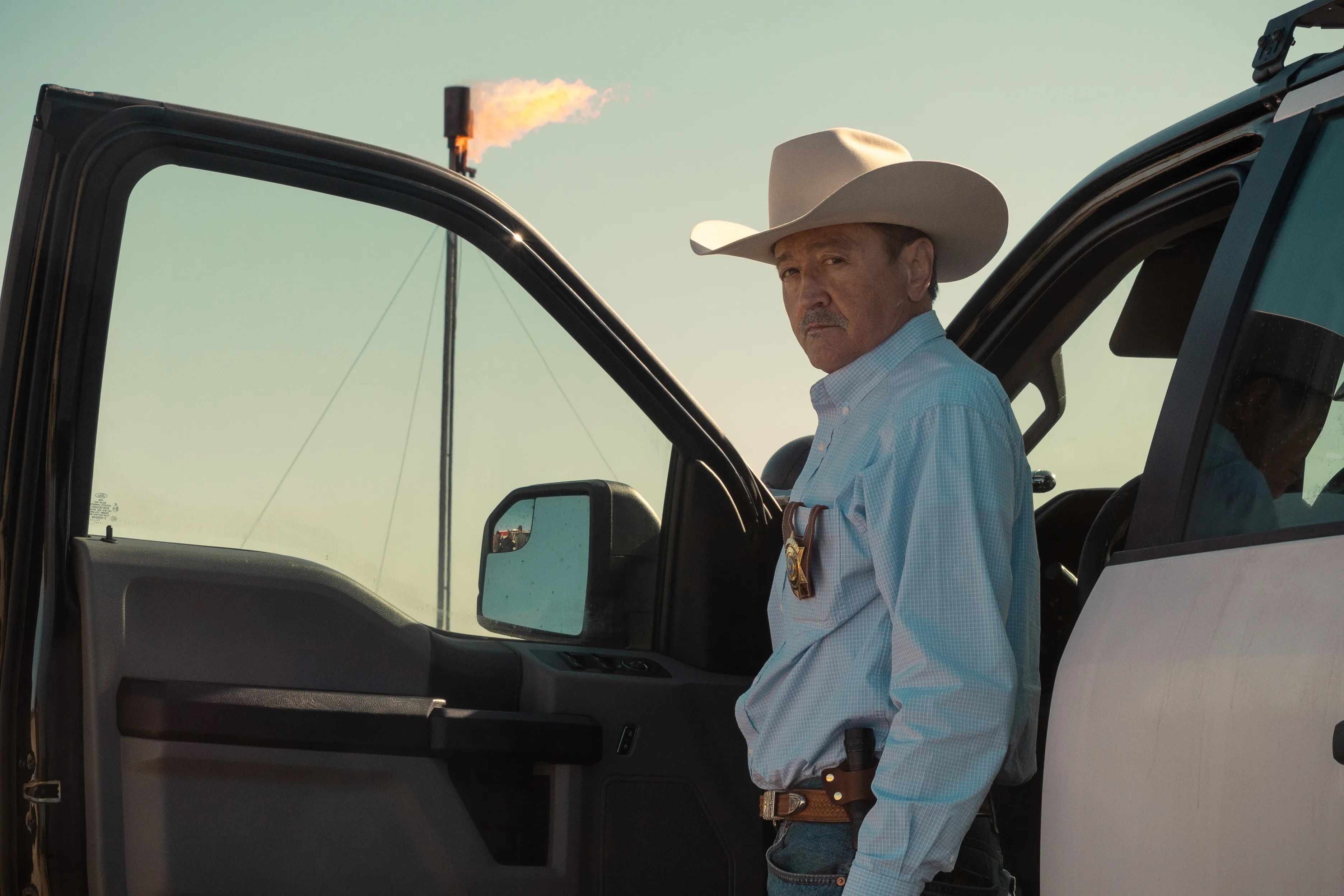 Taylor Sheridan's New Series With Billy Bob Thornton Reveals First Look and Premiere Date