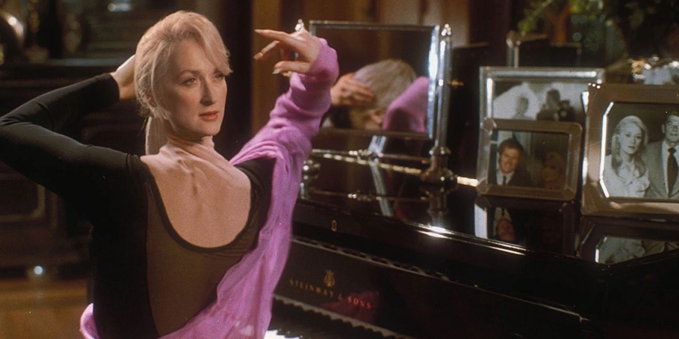 Death Becomes Her Is Drop Dead Campy Comedy