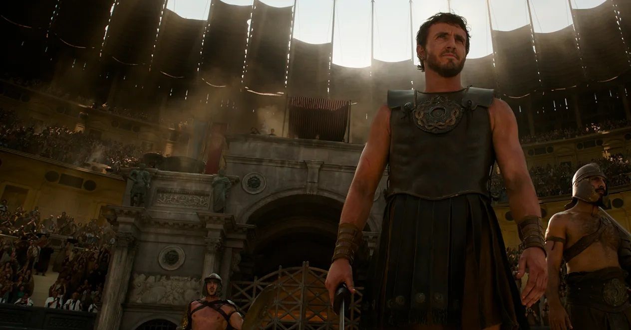 La estrella de Gladiator II se burla de las escenas de lucha 'brutales' de Paul Mescal y Pedro Pascal