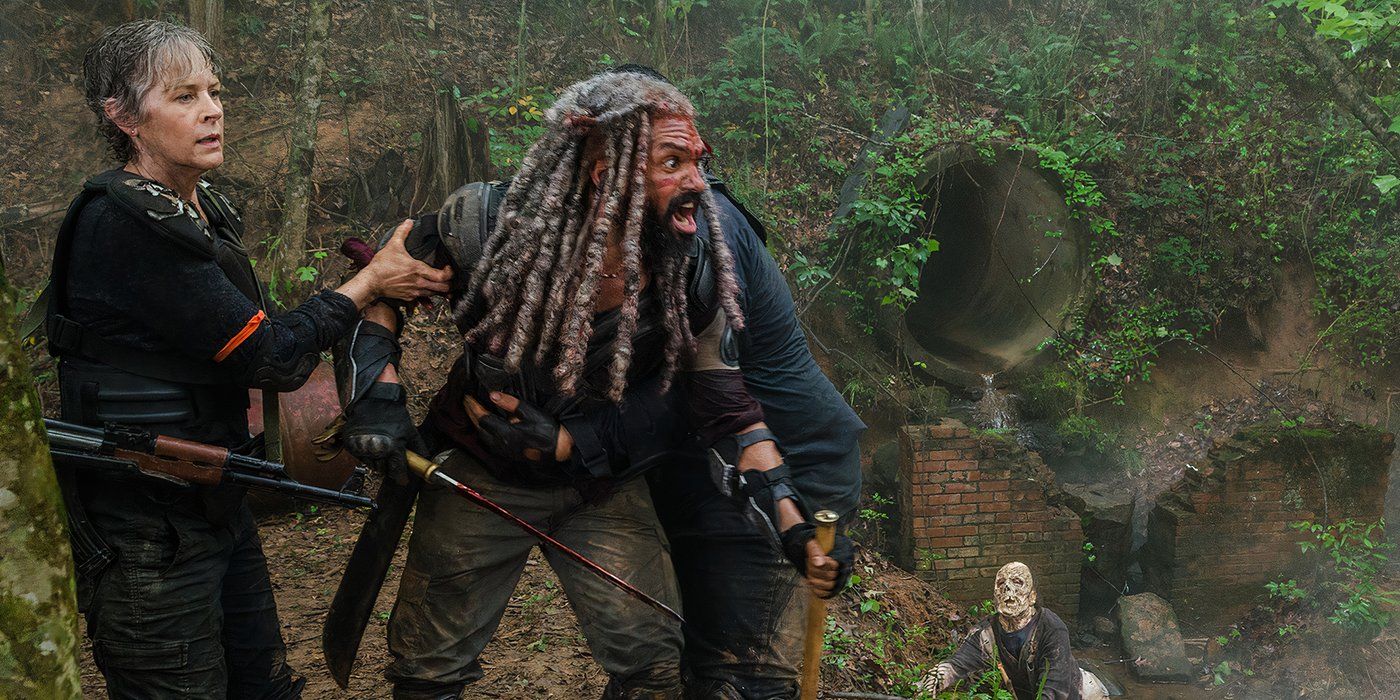 Ezekiel looks on worried as Shiva is killed and Carol holds him back on The Walking Dead