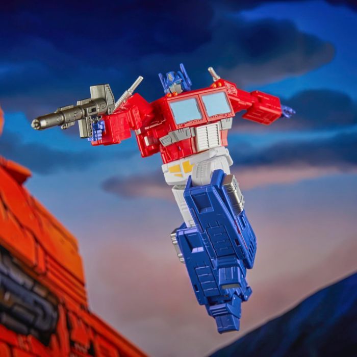 Hasbro представляет серию Transformers Studio 1986 года Optimus Prime