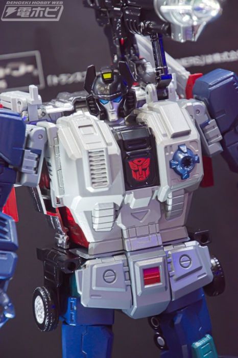 Transformers: MPG's Newest Toy Recreates Iconic Anime Combination