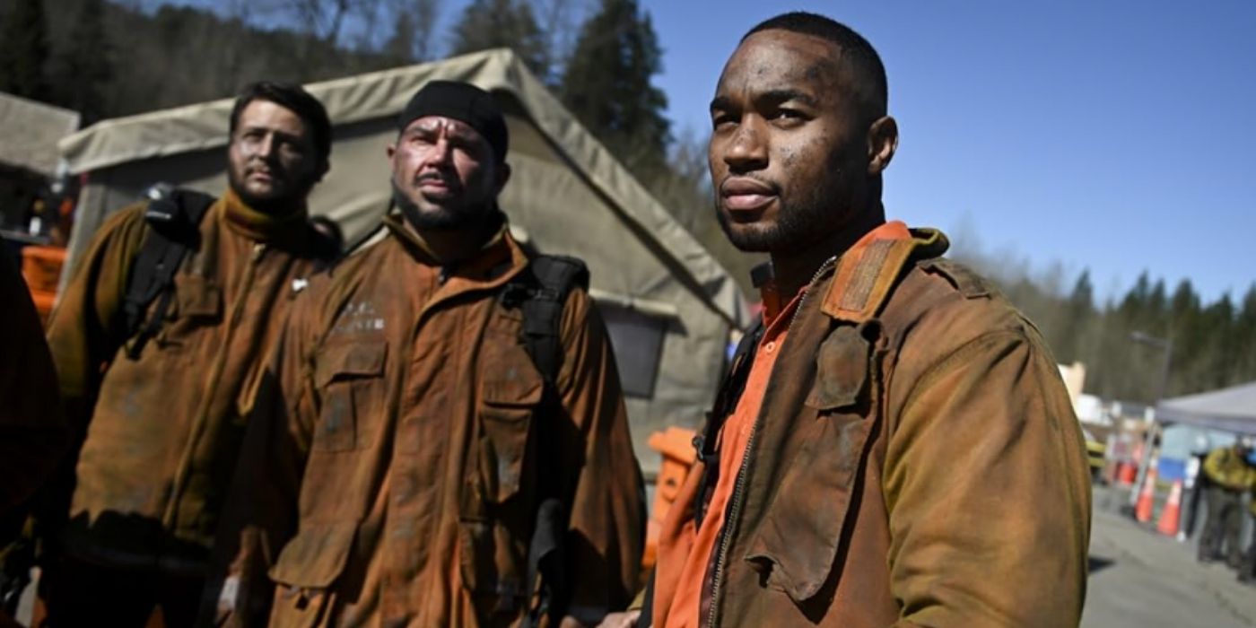 Tye White as Cole stands with two other inmates on Fire Country