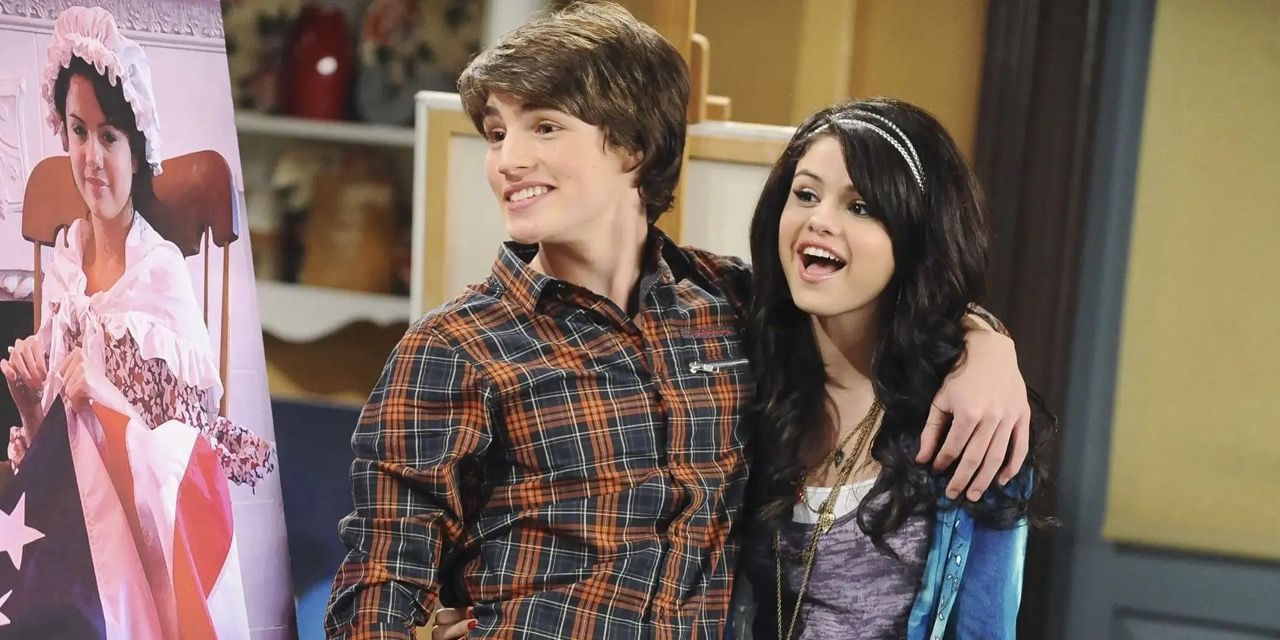 Selena Gomez Returns in BTS First Look at Wizards of Waverly Place Revival