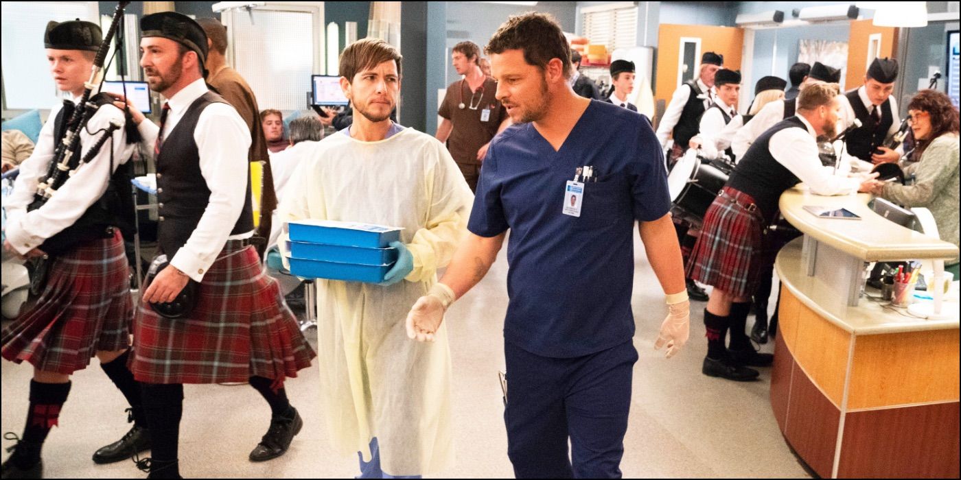 Casey Parker and Alex Karev surrounded by Pipers