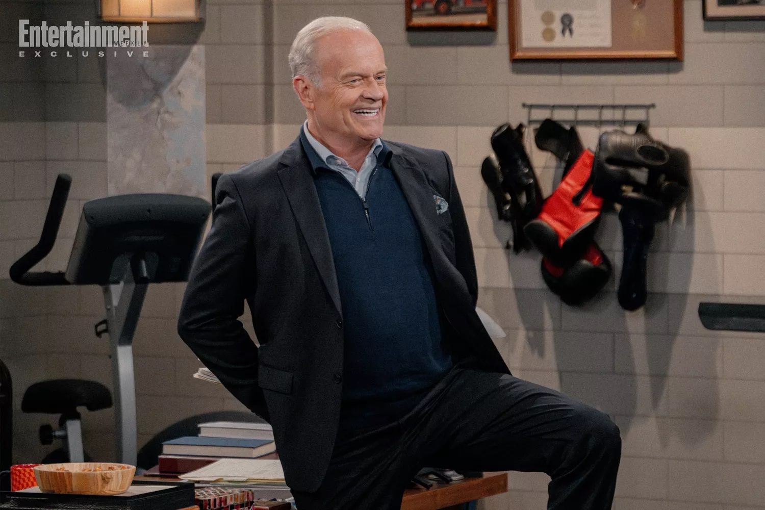 New Frasier Reboot Season 2 Images Hint at New Romance for Frasier and Roz