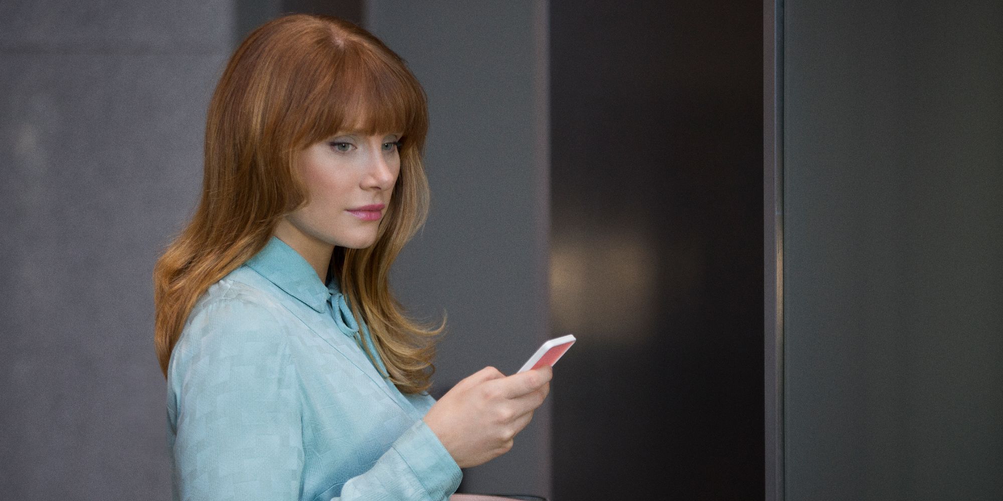 Bryce Dallas Howard plays Lacie in Black Mirror's "Nose dive."