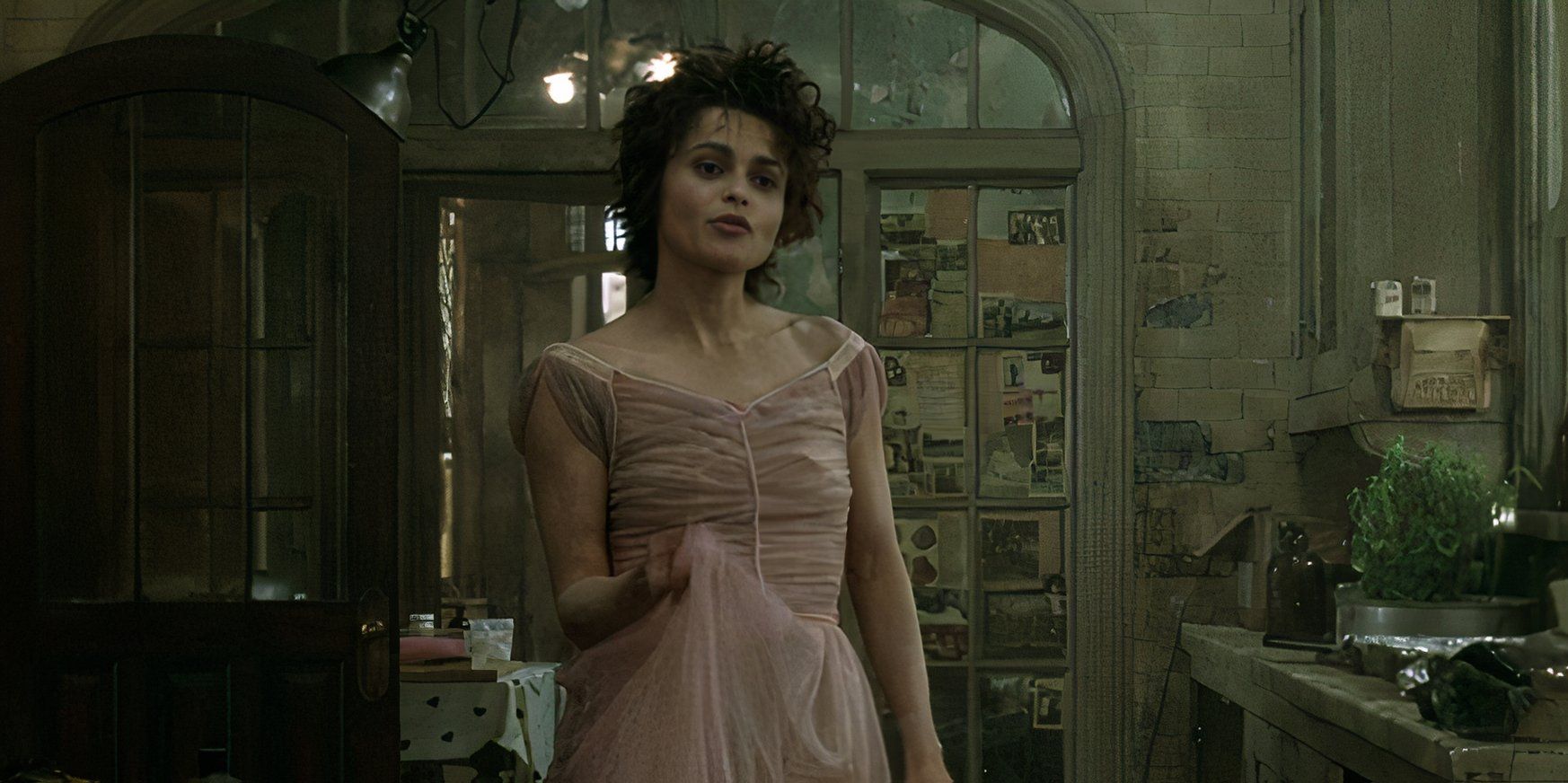 10 Clues That Gave Away the Plot Twist in Fight Club