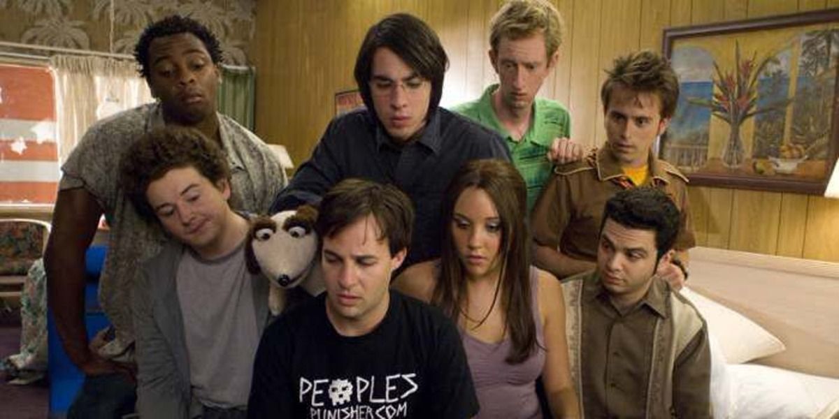 Amanda Bynes as Sydney White sitting with the Vortex members from Sydney White (2007)