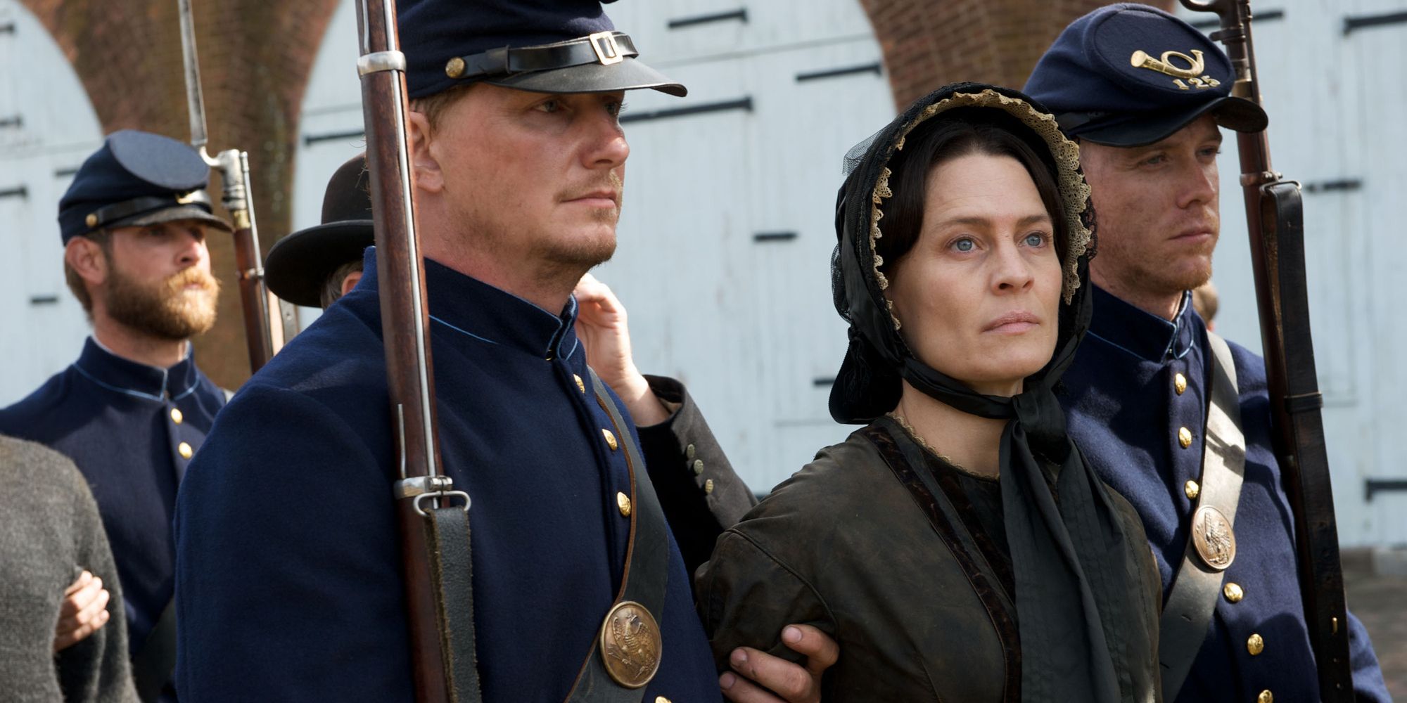 Robin Wright é capturado por soldados da União em The Conspirator