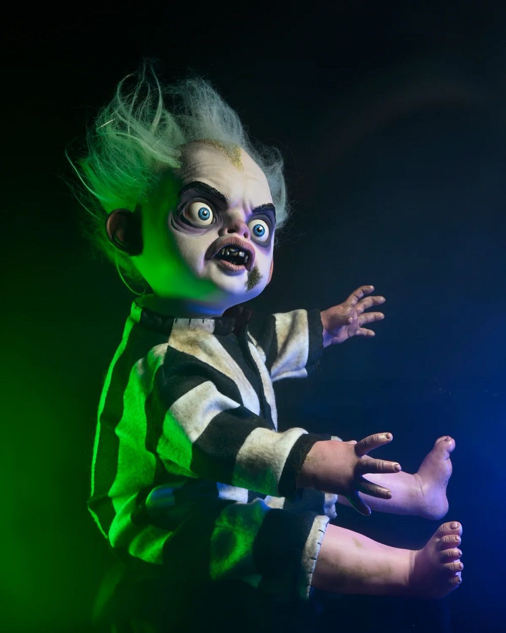 NECA presenta una réplica de tamaño real de Baby Beetlejuice