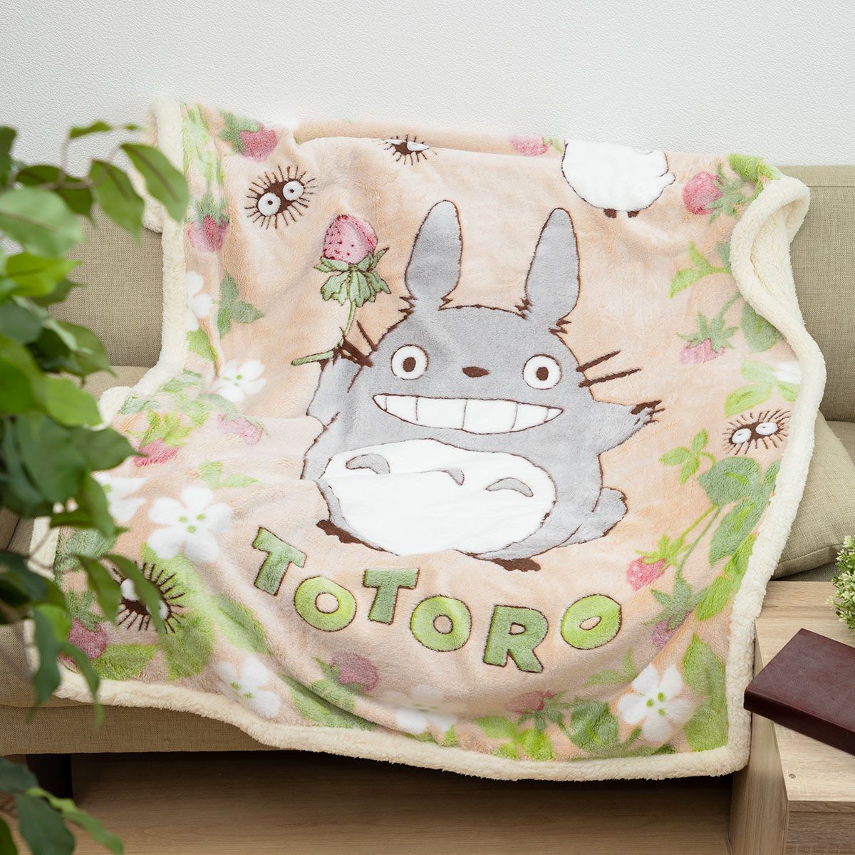 Studio Ghibli lanza la nueva colección de mantas My Neighbor Totoro para el invierno más acogedor