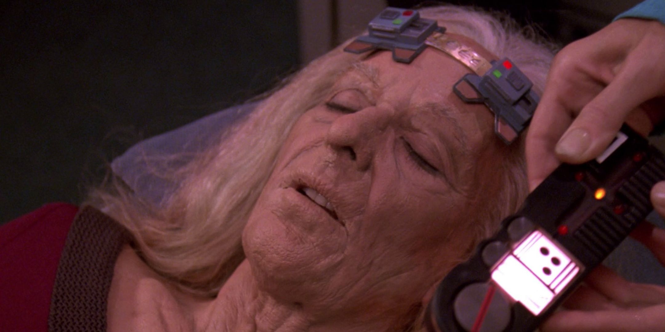 10 Controversial Star Trek: TNG Episodes That Wouldn't Fly Today