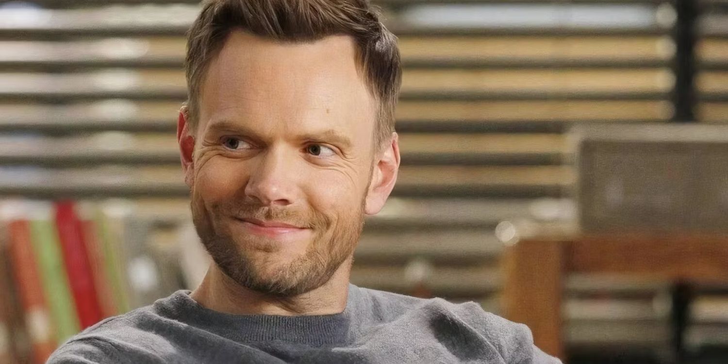 Joel McHale habla sobre el rumoreado casting de Jurassic World Rebirth