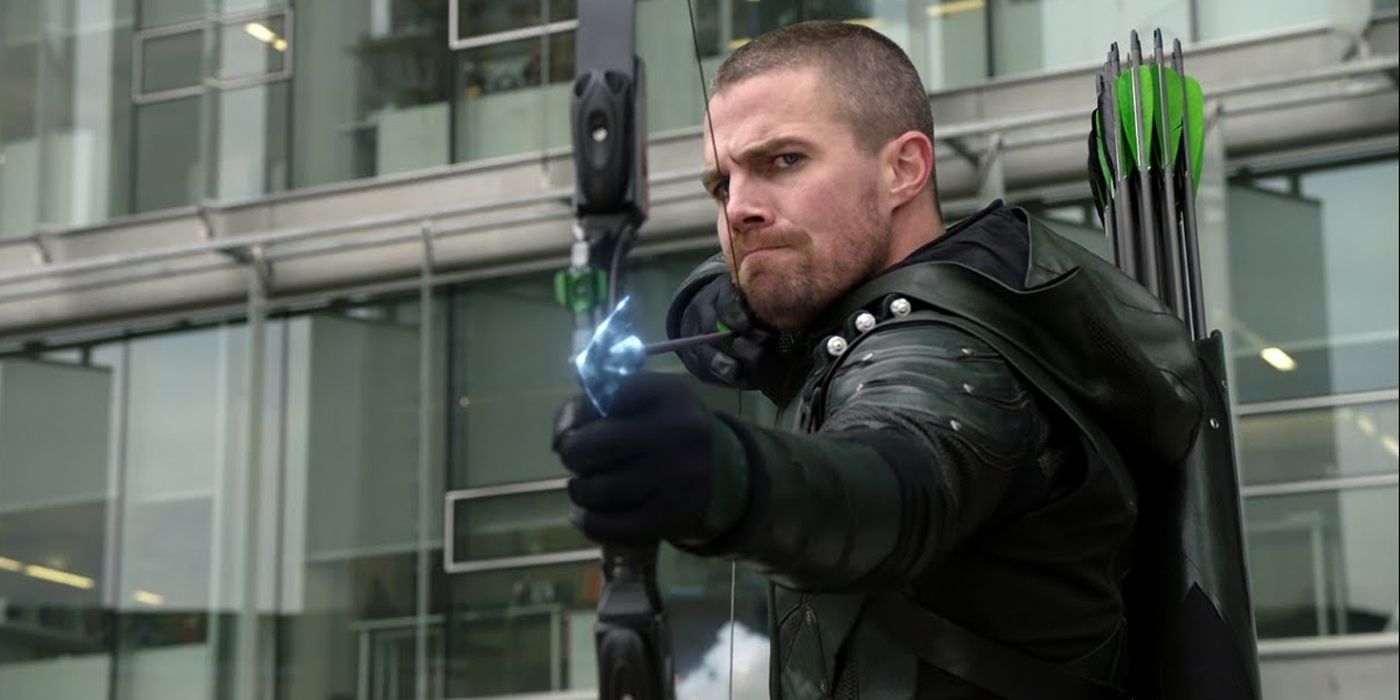 'F Esos chicos': Stephen Amell comparte una reacción honesta al Green Arrow Jab de la temporada 1 de Peacemaker