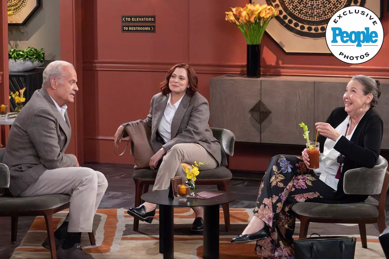 Las imágenes de primer vistazo de la temporada 2 del reinicio de Frasier muestran las historias de la estrella invitada