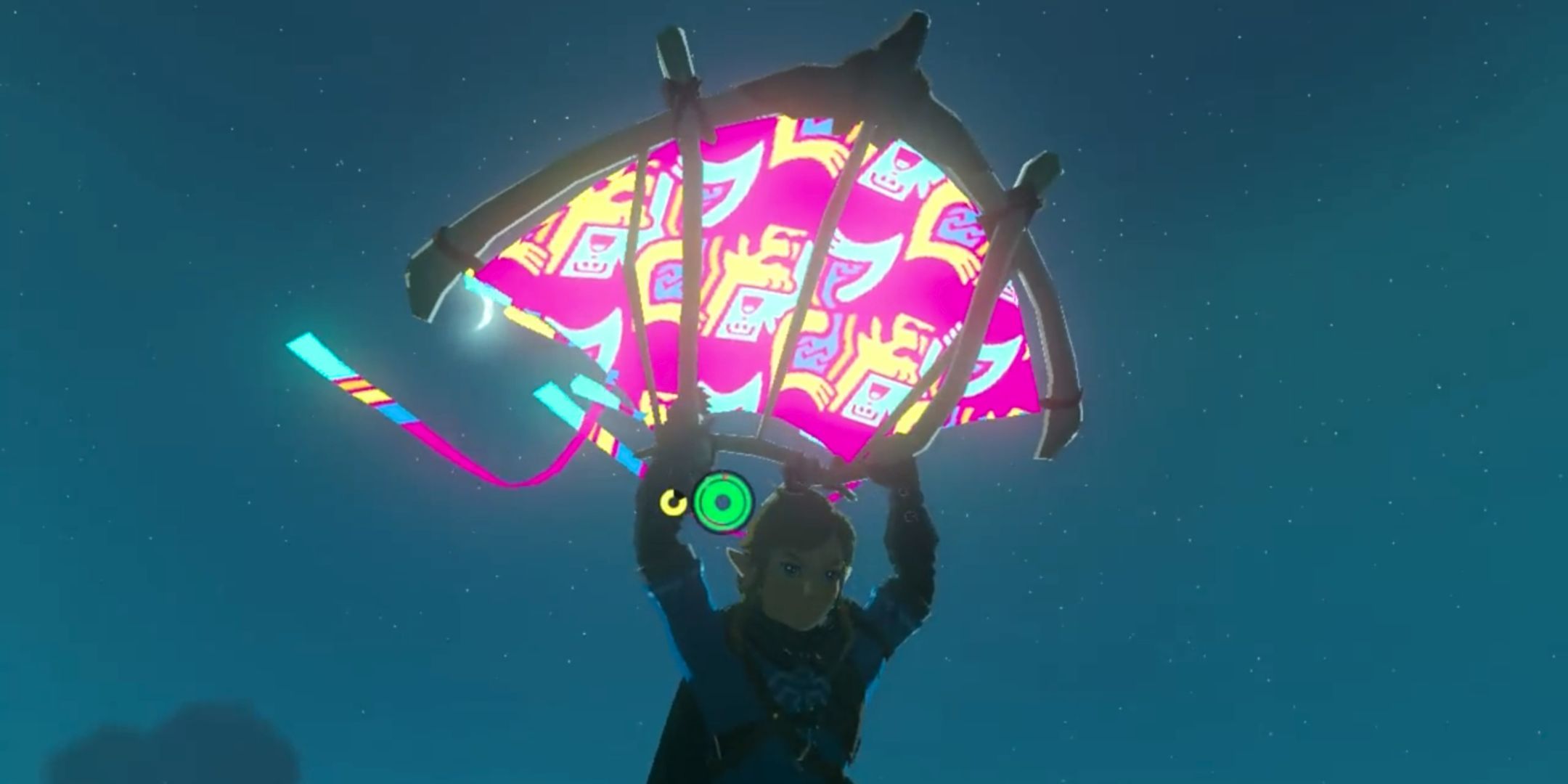 Link se desliza con un parapente de tela brillante Addison por la noche en Tears of the Kingdom.